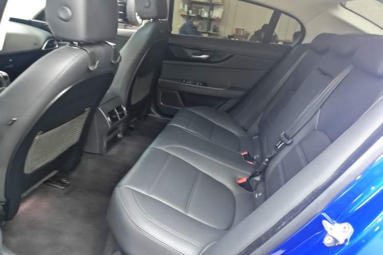 Used Jaguar XEL 2020 2.0T 200 PS S Advanced Elegance Edition Left Rear Seat