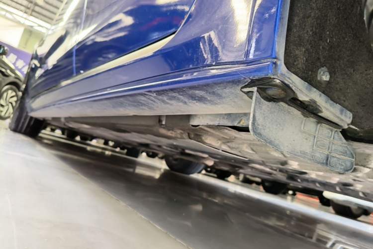 Used Jaguar XEL 2020 2.0T 200 PS R-DYNAMIC S Advanced Sport Edition Left Side Sill