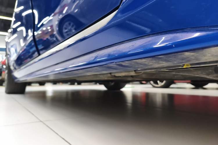 Used Jaguar XEL 2020 2.0T 200 PS R-DYNAMIC S Advanced Sport Edition Left Side Sill