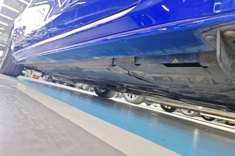 Used Jaguar XEL 2020 2.0T 200 PS R-DYNAMIC S Advanced Sport Edition Left Side Sill