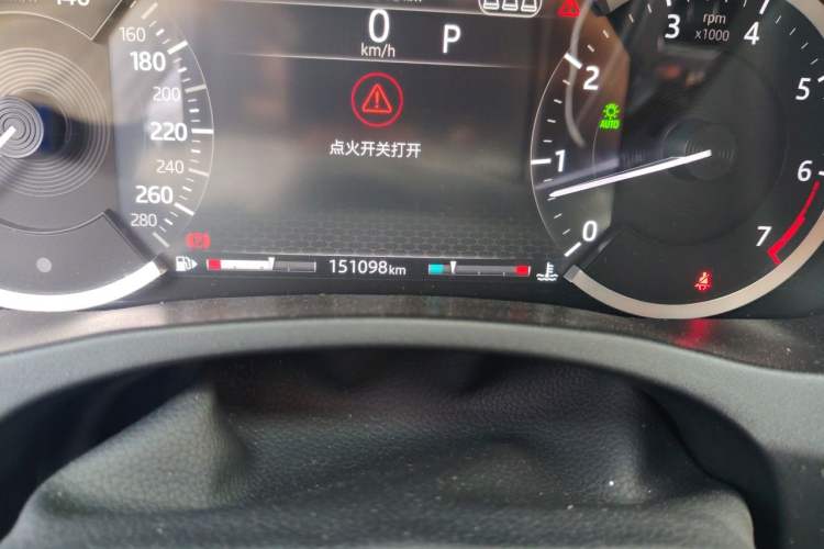 Used Jaguar XEL 2020 2.0T 200 PS R-DYNAMIC S Advanced Sport Edition Odometer Close Up
