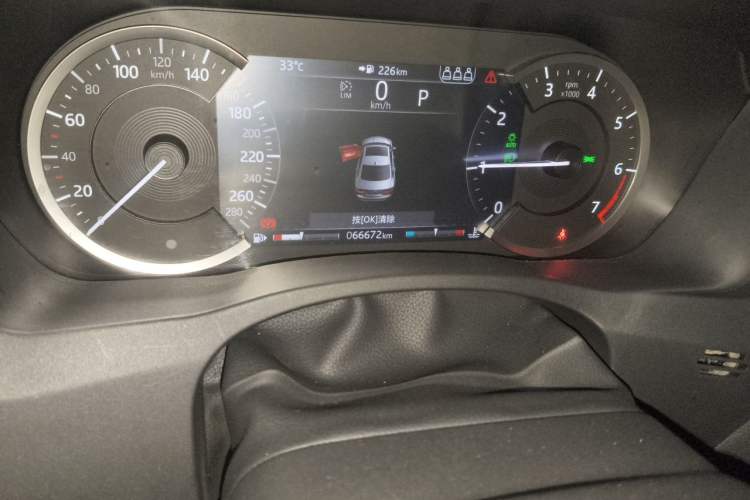 Used Jaguar XEL 2020 2.0T 200 PS R-DYNAMIC S Advanced Sport Edition Odometer Close Up