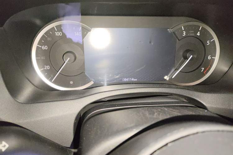 Used Jaguar XEL 2020 2.0T 200PS R-DYNAMIC Youth Sports Edition Odometer Close Up