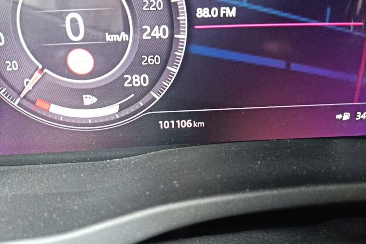 Used Jaguar XEL 2020 2.0T 250 PS SE Tech-Elegant Edition Odometer Close Up