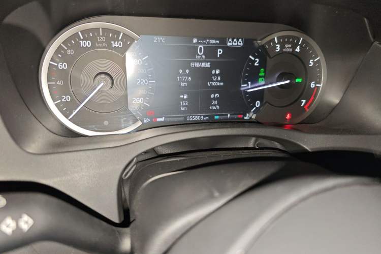 Used Jaguar XEL 2020 2.0T 200 PS R-DYNAMIC S Advanced Sport Edition Odometer Close Up