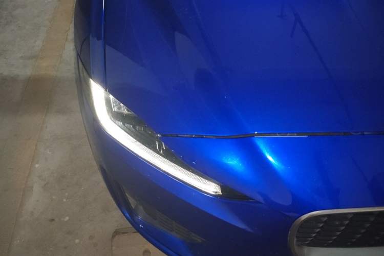 Used Jaguar XEL 2020 2.0T 200 PS R-DYNAMIC S Advanced Sport Edition Right Front Headlight