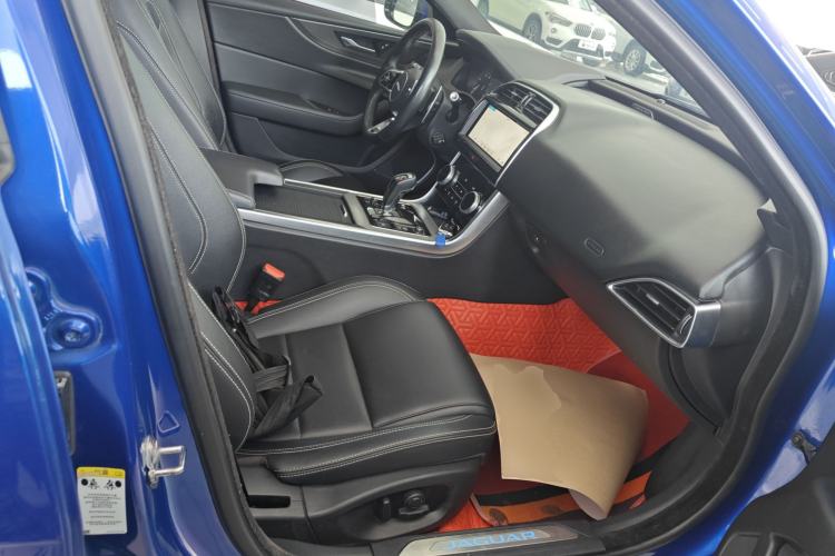 Used Jaguar XEL 2020 2.0T 200PS R-DYNAMIC Youth Sports Edition Right Front Seat