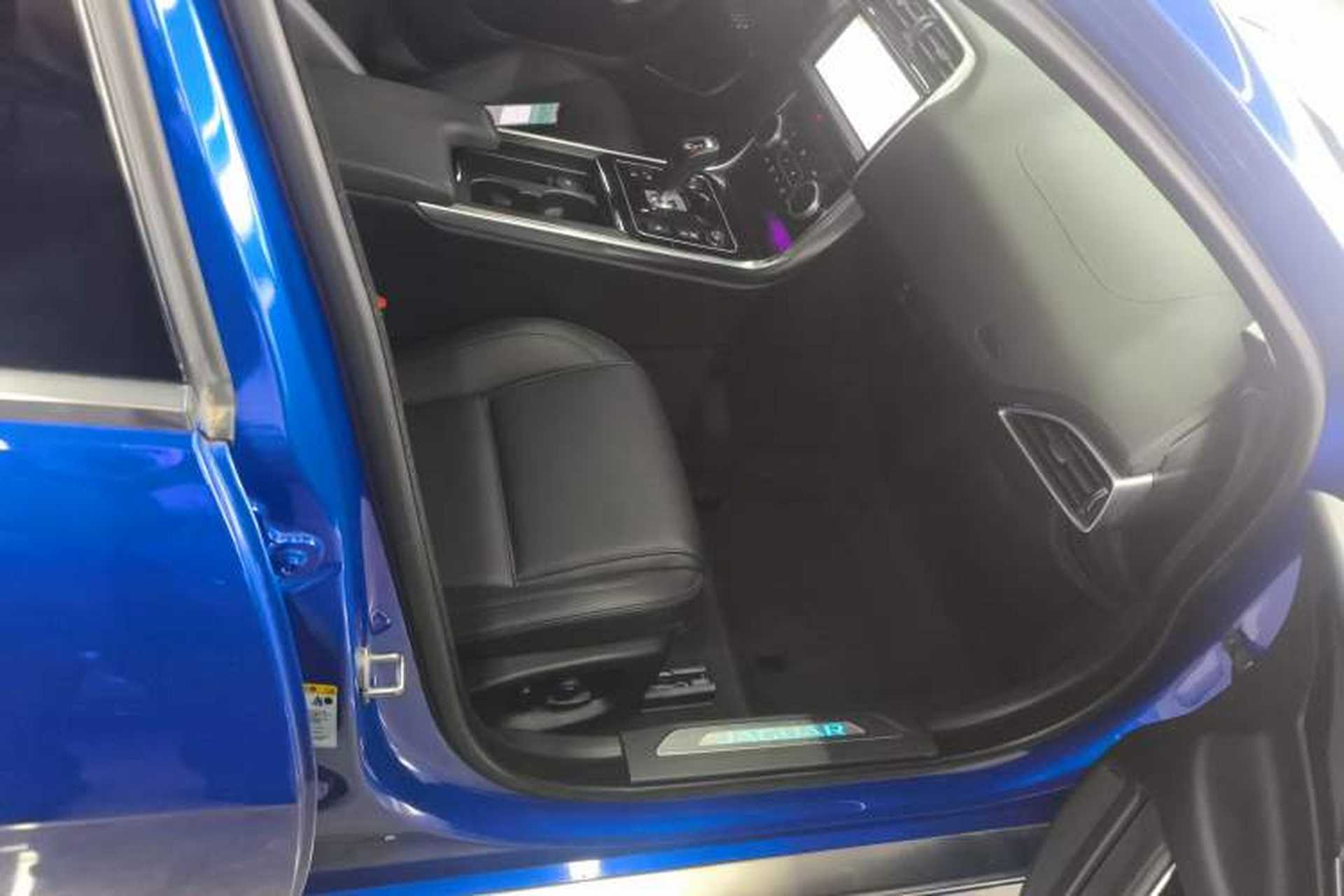 Used Jaguar XEL 2020 2.0T 200 PS S Advanced Elegance Edition Right Front Seat