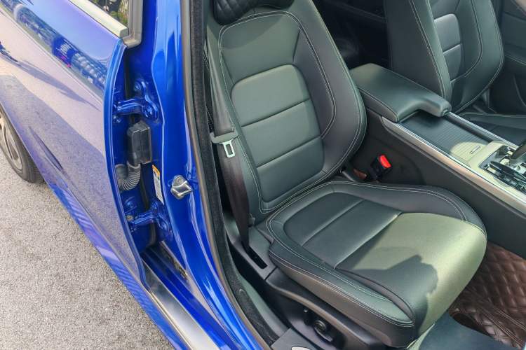 Used Jaguar XEL 2020 2.0T 200 PS R-DYNAMIC S Advanced Sport Edition Right Front Seat