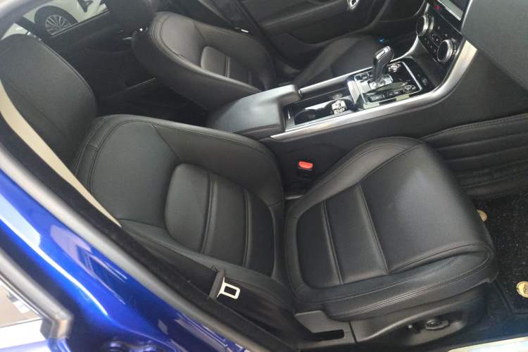 Used Jaguar XEL 2020 2.0T 250 PS SE Tech-Elegant Edition Right Front Seat