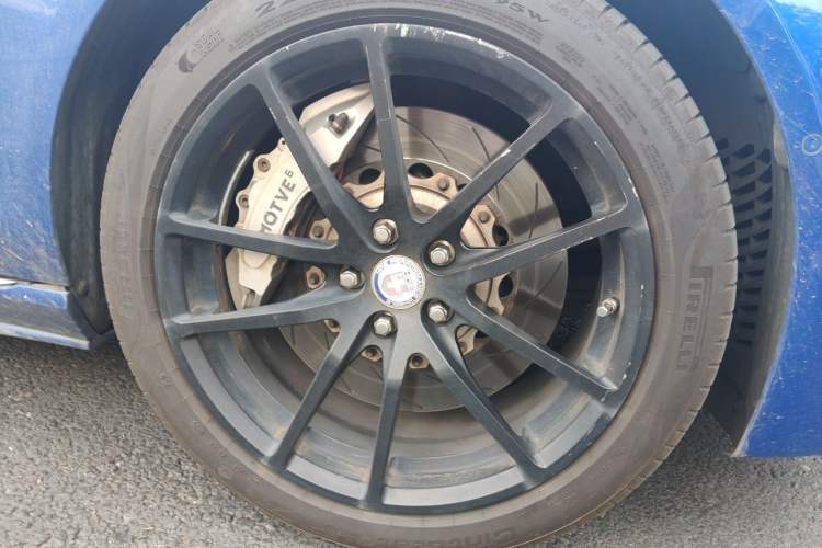 Used Jaguar XEL 2020 2.0T 200 PS R-DYNAMIC S Advanced Sport Edition Right Front Wheel Hub