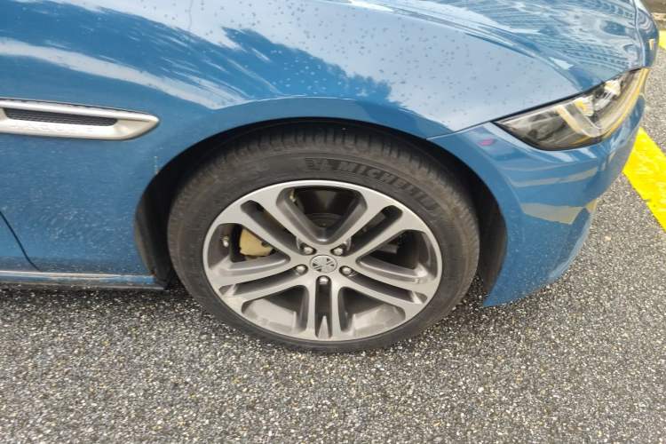 Used Jaguar XEL 2020 2.0T 200 PS R-DYNAMIC S Advanced Sport Edition Right Front Wheel Hub