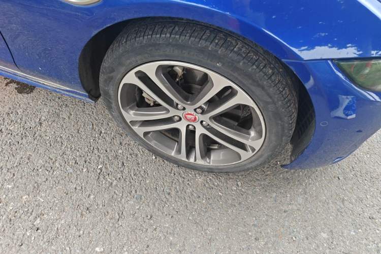 Used Jaguar XEL 2020 2.0T 200 PS R-DYNAMIC S Advanced Sport Edition Right Front Wheel Hub