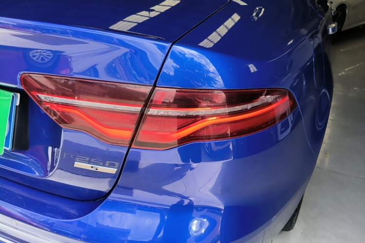 Used Jaguar XEL 2020 2.0T 200 PS R-DYNAMIC S Advanced Sport Edition Right Rear Taillight