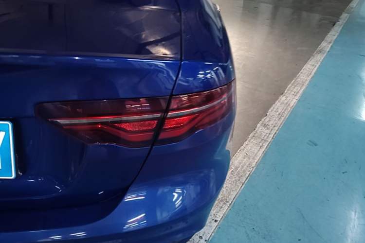 Used Jaguar XEL 2020 2.0T 200 PS R-DYNAMIC S Advanced Sport Edition Right Rear Taillight