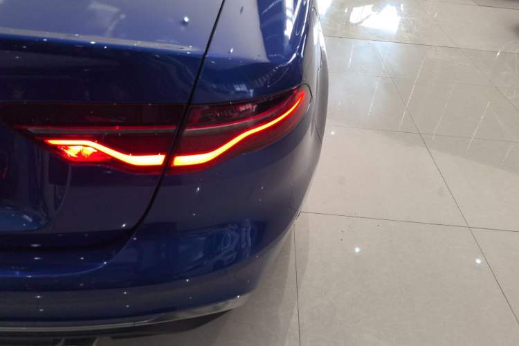 Used Jaguar XEL 2020 2.0T 200 PS S Advanced Elegance Edition Right Rear Taillight