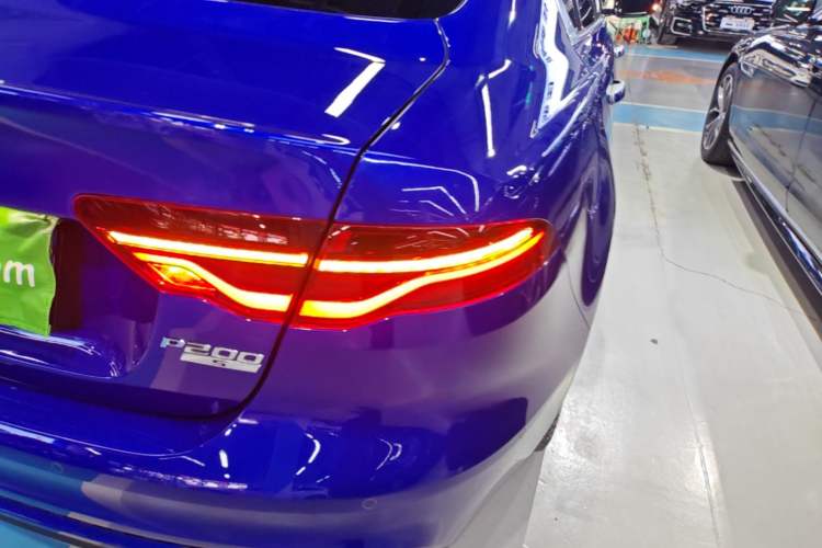 Used Jaguar XEL 2020 2.0T 200 PS R-DYNAMIC S Advanced Sport Edition Right Rear Taillight