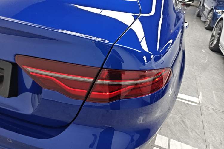Used Jaguar XEL 2020 2.0T 200 PS R-DYNAMIC S Advanced Sport Edition Right Rear Taillight