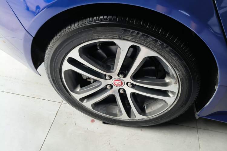 Used Jaguar XEL 2020 2.0T 200 PS R-DYNAMIC S Advanced Sport Edition Right Rear Wheel Hub