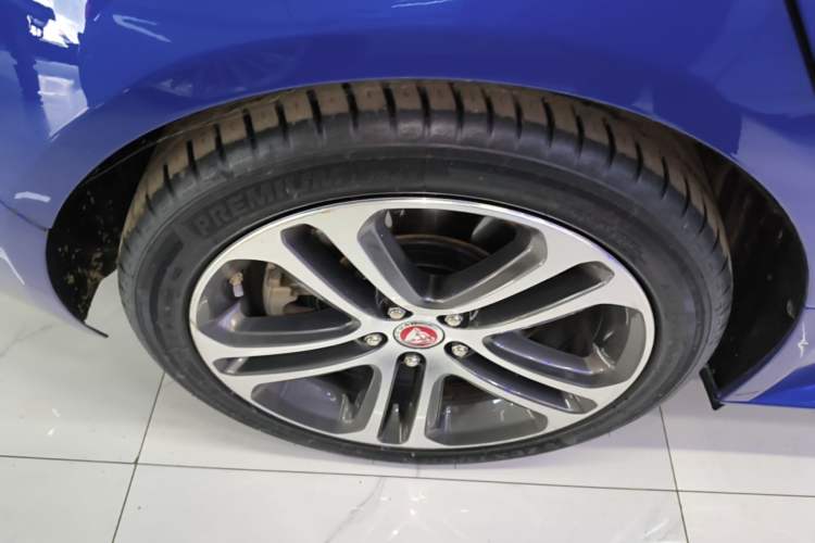 Used Jaguar XEL 2020 2.0T 200 PS R-DYNAMIC S Advanced Sport Edition Right Rear Wheel Hub