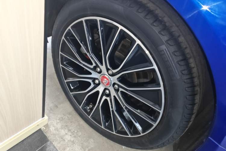 Used Jaguar XEL 2020 2.0T 200 PS S Advanced Elegance Edition Right Rear Wheel Hub
