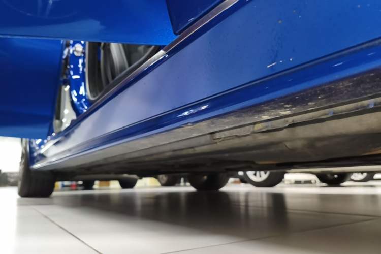Used Jaguar XEL 2020 2.0T 200 PS R-DYNAMIC S Advanced Sport Edition Right Side Sill