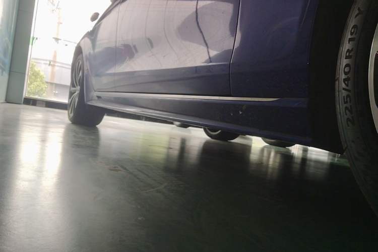 Used Jaguar XEL 2020 2.0T 250 PS R-DYNAMIC HSE Luxury Sport Edition Right Side Sill
