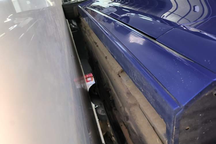 Used Jaguar XEL 2020 2.0T 200 PS R-DYNAMIC S Advanced Sport Edition Right Side Sill