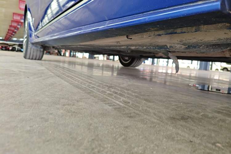 Used Jaguar XEL 2020 2.0T 200 PS R-DYNAMIC S Advanced Sport Edition Right Side Sill