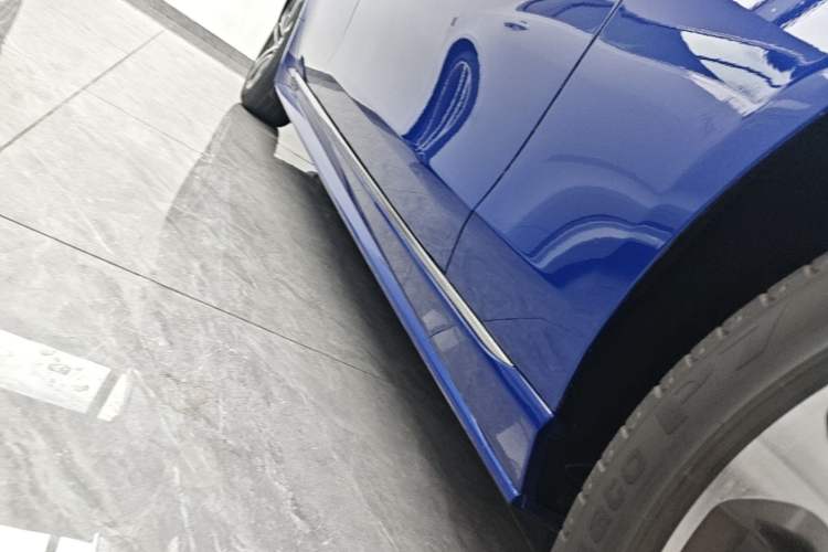 Used Jaguar XEL 2020 2.0T 200 PS R-DYNAMIC S Advanced Sport Edition Right Side Sill