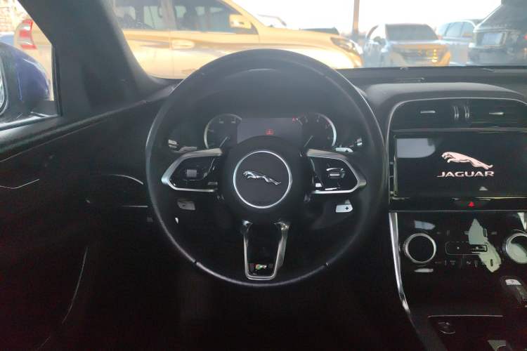 Used Jaguar XEL 2020 2.0T 200 PS R-DYNAMIC S Advanced Sport Edition Steering Wheel