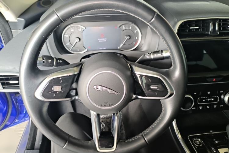 Used Jaguar XEL 2020 2.0T 200 PS S Advanced Elegance Edition Steering Wheel