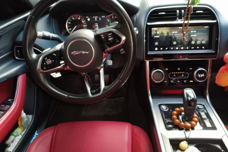 Used Jaguar XEL 2020 2.0T 200 PS R-DYNAMIC S Advanced Sport Edition Steering Wheel