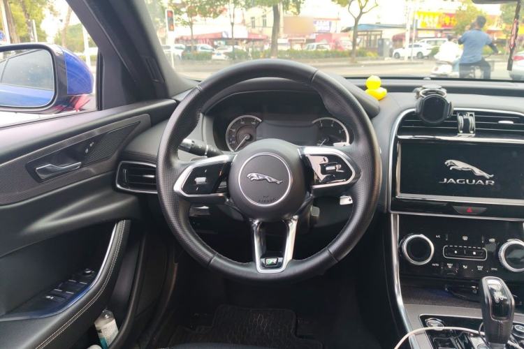 Used Jaguar XEL 2020 2.0T 200 PS R-DYNAMIC S Advanced Sport Edition Steering Wheel