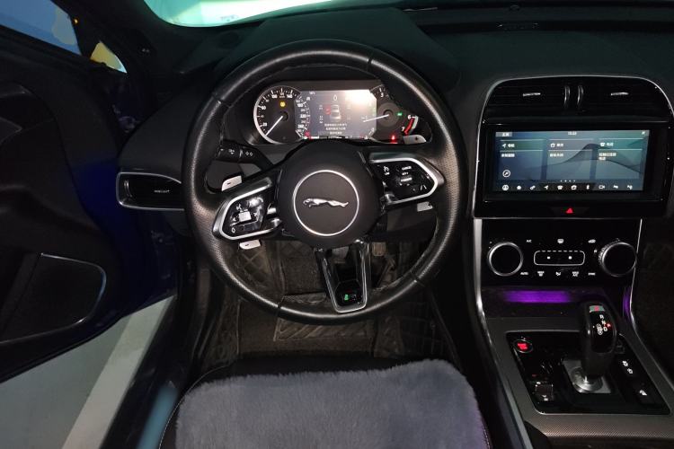 Used Jaguar XEL 2020 2.0T 200 PS R-DYNAMIC S Advanced Sport Edition Steering Wheel