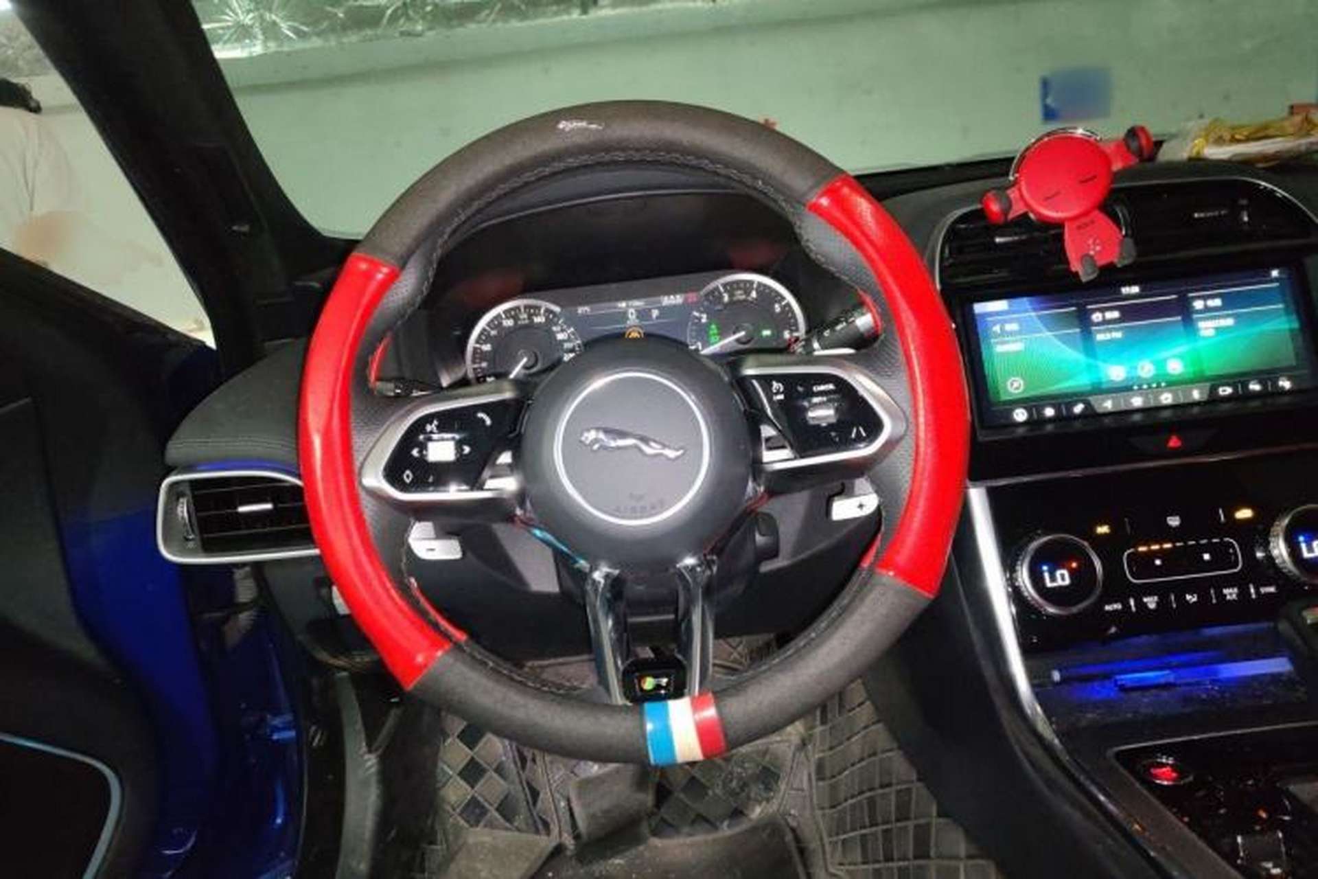 Used Jaguar XEL 2020 2.0T 200 PS R-DYNAMIC S Advanced Sport Edition Steering Wheel