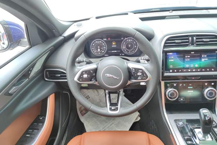 Used Jaguar XEL 2020 2.0T 200 PS R-DYNAMIC S Advanced Sport Edition Steering Wheel