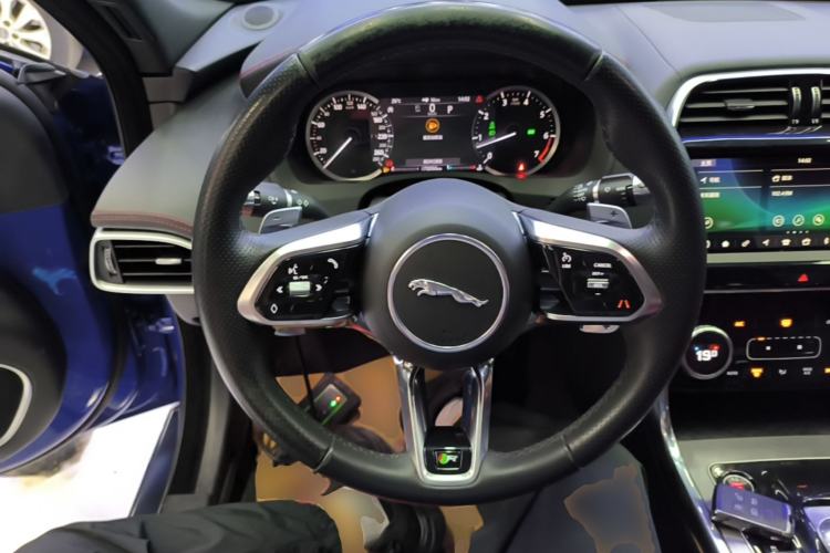 Used Jaguar XEL 2020 2.0T 200 PS R-DYNAMIC S Advanced Sport Edition Steering Wheel