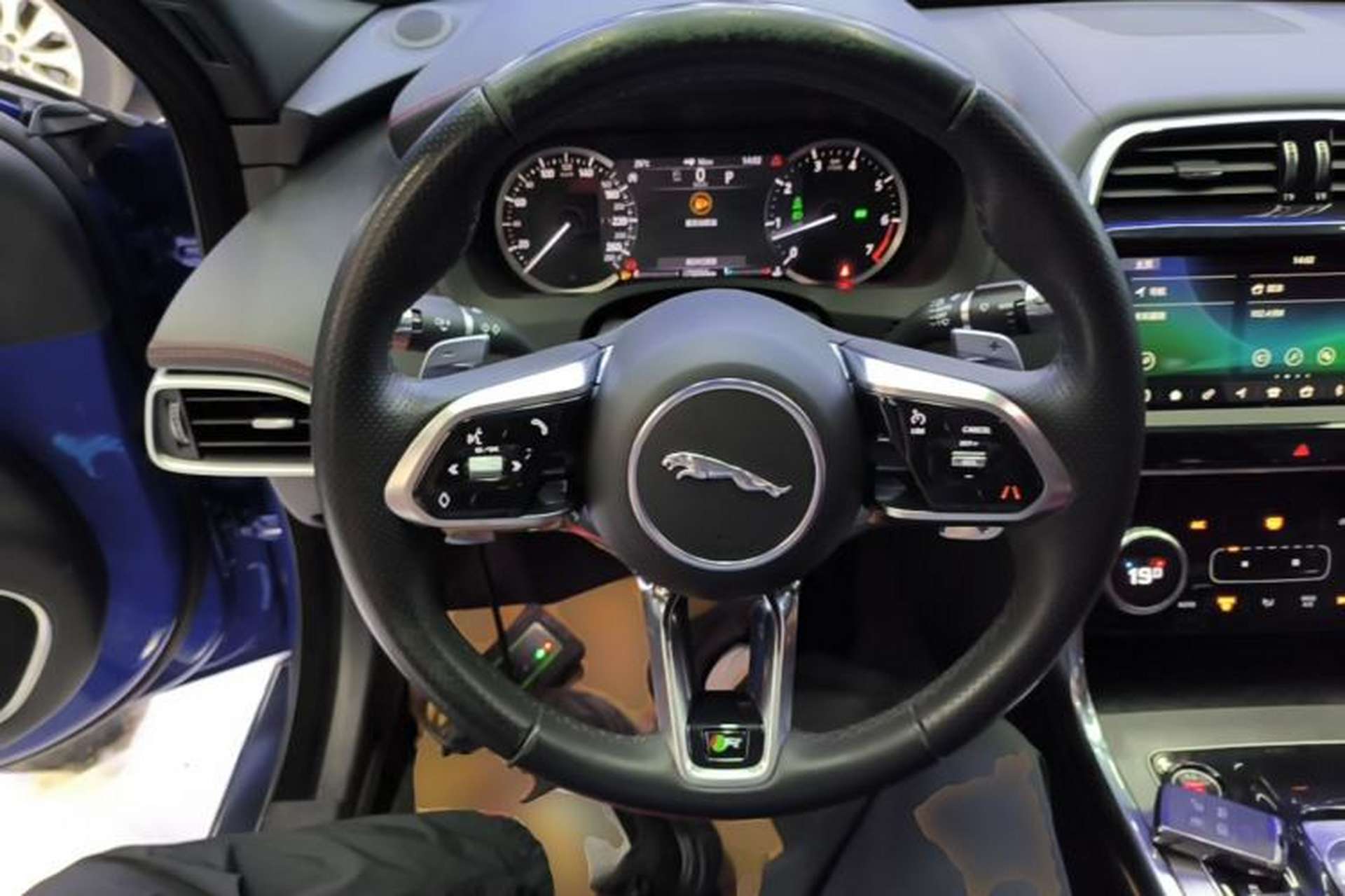 Used Jaguar XEL 2020 2.0T 200 PS R-DYNAMIC S Advanced Sport Edition Steering Wheel