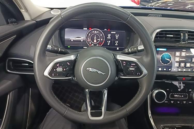 Used Jaguar XEL 2020 2.0T 200 PS S Advanced Elegance Edition Steering Wheel