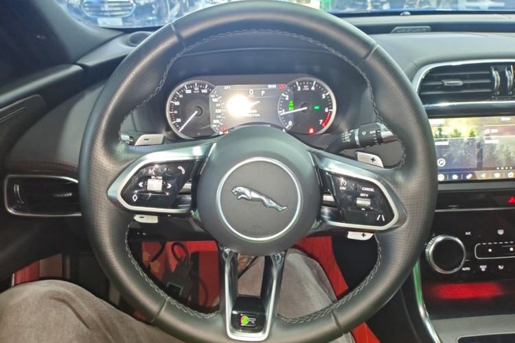 Used Jaguar XEL 2020 2.0T 200 PS R-DYNAMIC S Advanced Sport Edition Steering Wheel