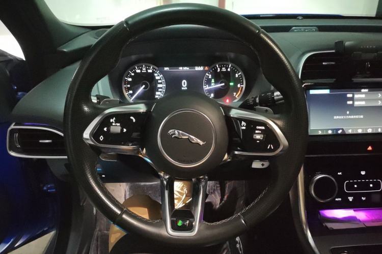 Used Jaguar XEL 2020 2.0T 200 PS R-DYNAMIC S Advanced Sport Edition Steering Wheel