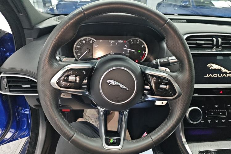 Used Jaguar XEL 2020 2.0T 200 PS R-DYNAMIC S Advanced Sport Edition Steering Wheel