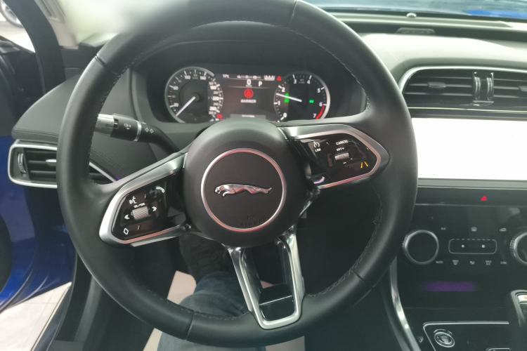 Used Jaguar XEL 2020 2.0T 200 PS S Advanced Elegance Edition Steering Wheel