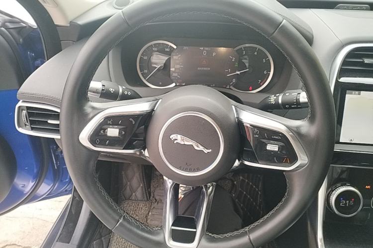Used Jaguar XEL 2020 2.0T 200 PS S Advanced Elegance Edition Steering Wheel