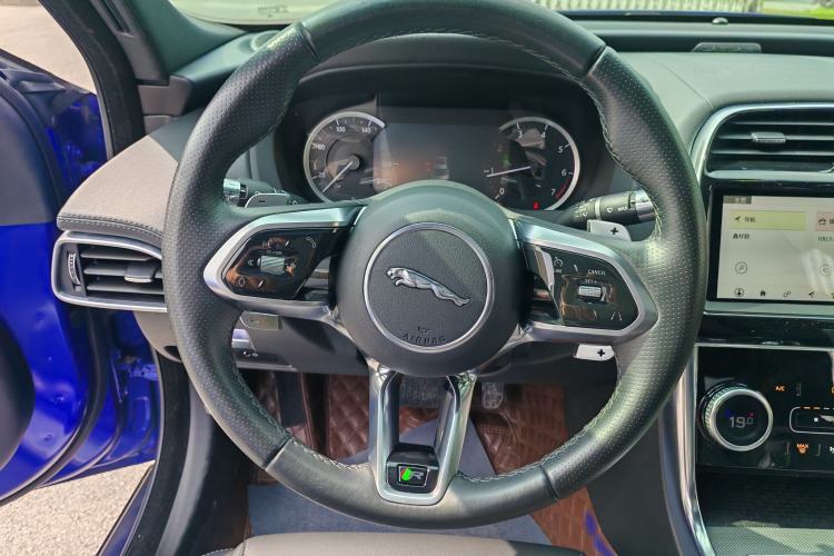 Used Jaguar XEL 2020 2.0T 200 PS R-DYNAMIC S Advanced Sport Edition Steering Wheel