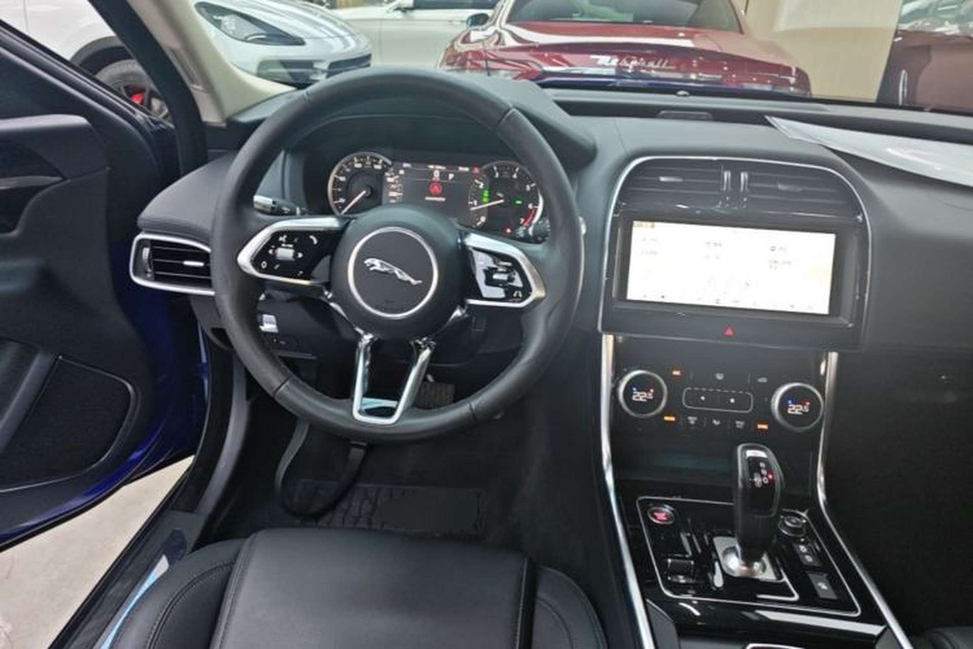 Used Jaguar XEL 2020 2.0T 200 PS S Advanced Elegance Edition Steering Wheel