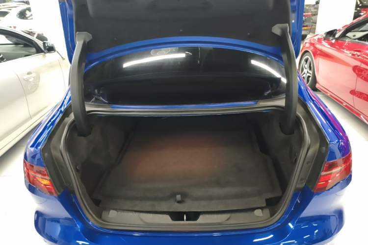 Used Jaguar XEL 2020 2.0T 200 PS R-DYNAMIC S Advanced Sport Edition Trunk
