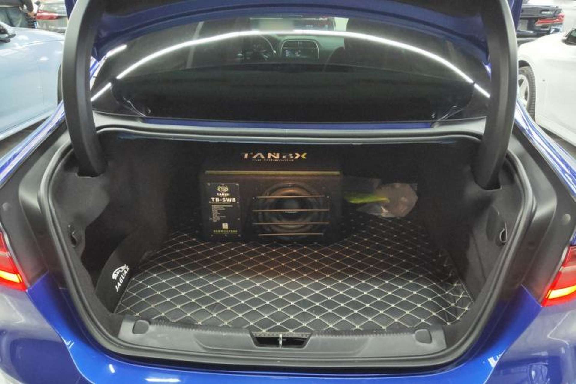 Used Jaguar XEL 2020 2.0T 200PS R-DYNAMIC Youth Sports Edition Trunk
