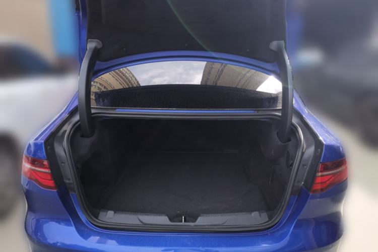Used Jaguar XEL 2020 2.0T 200PS R-DYNAMIC Youth Sports Edition Trunk